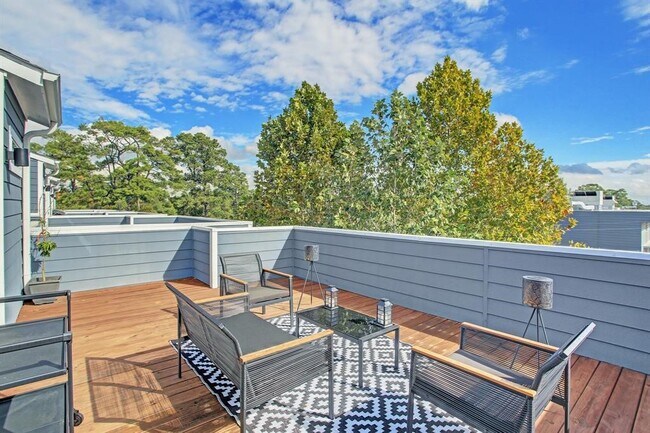 Building Photo - 808 Fisher St