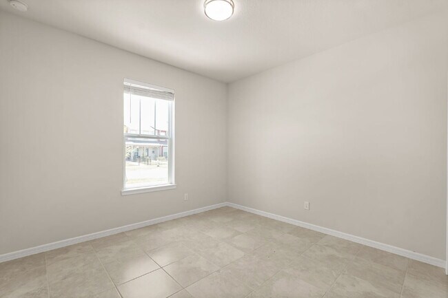 Building Photo - 2715 Clear Night Ave