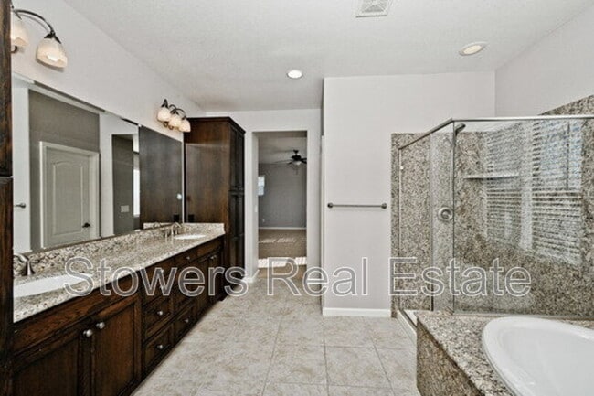 Building Photo - 630 Bond Ct