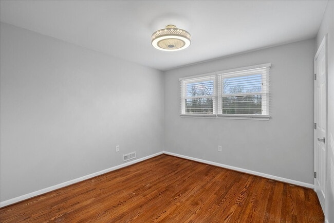 Building Photo - "Spacious 5-Bed split level Gem with Finished Basement & Fireplace on Brompton St, West Springfie...