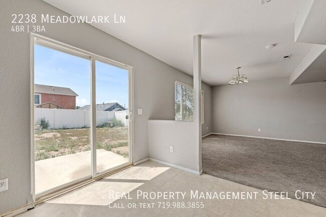 Building Photo - 2238 Meadowlark Ln