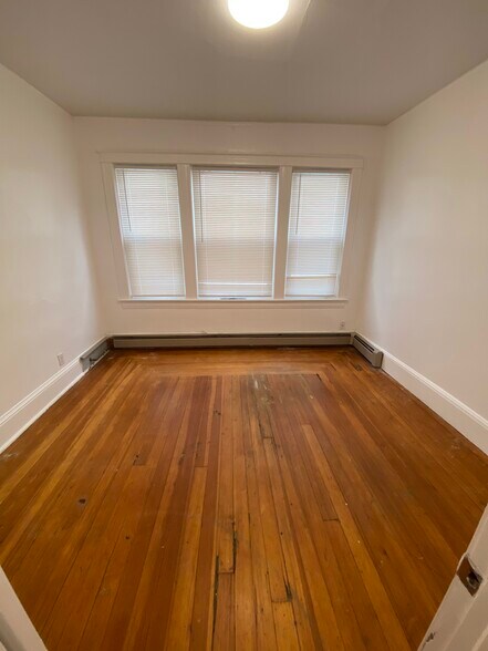 Building Photo - 61 Pembroke Ave