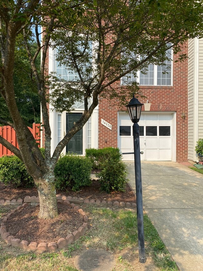 Building Photo - 14236 Madrigal Dr