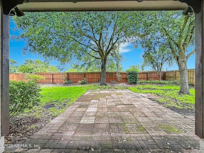 Building Photo - 341 Hickory Hollow Dr N
