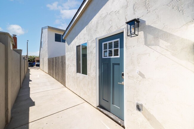 Building Photo - 3990 Darwin Ave