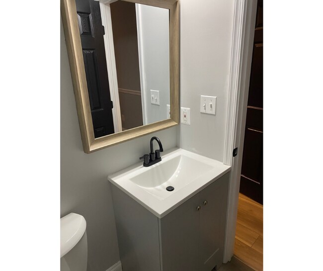 Building Photo - 1233 N Luzerne Ave