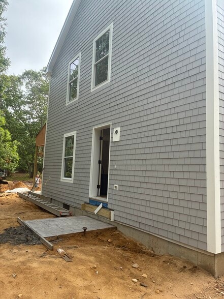 Building Photo - 53 Pondview Dr