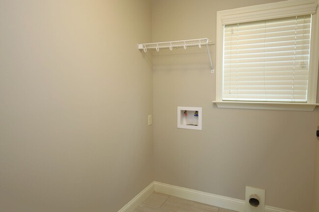 Building Photo - 4110 Barrington Dr