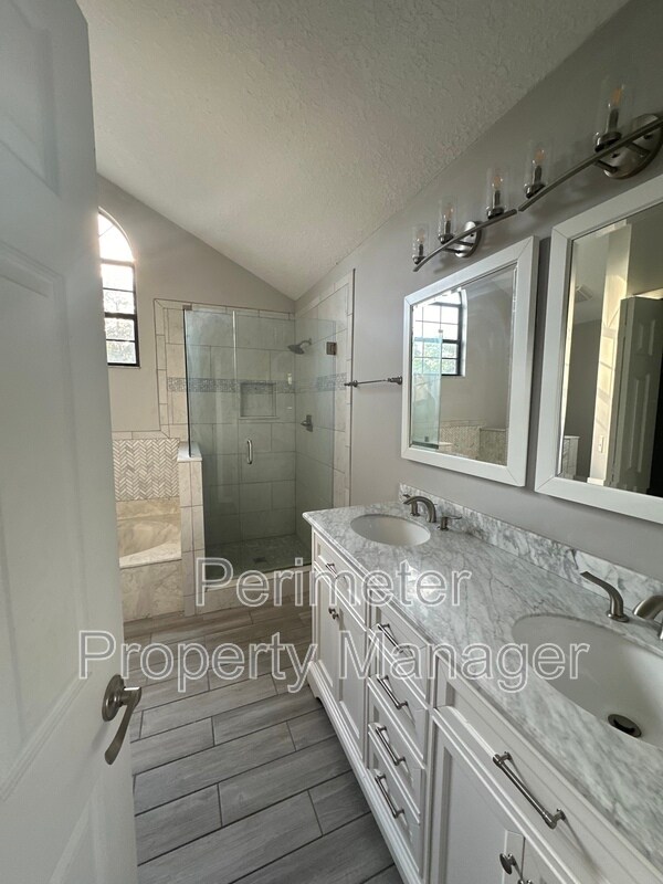 Building Photo - 2867 Lantana Lakes Dr W