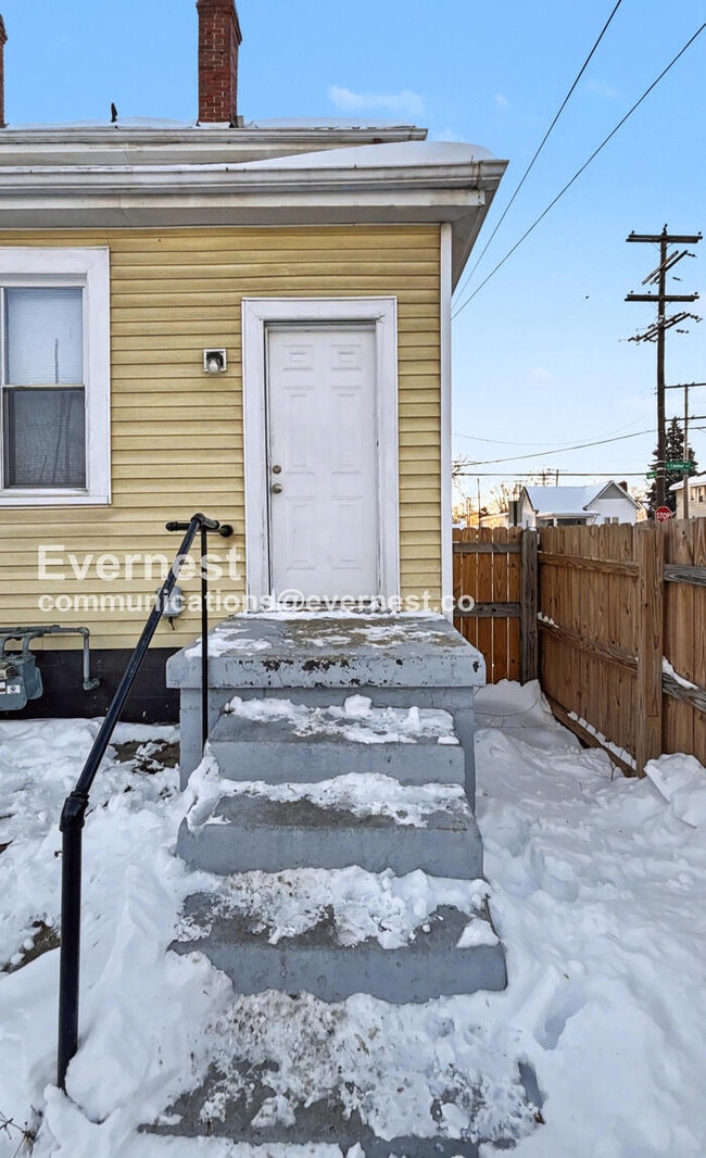 Building Photo - 100 N Central Ave