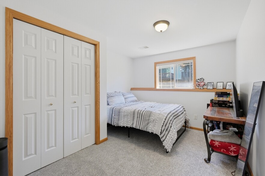 Lwr Level Bdrm #3 - 1051 Tamarack Way