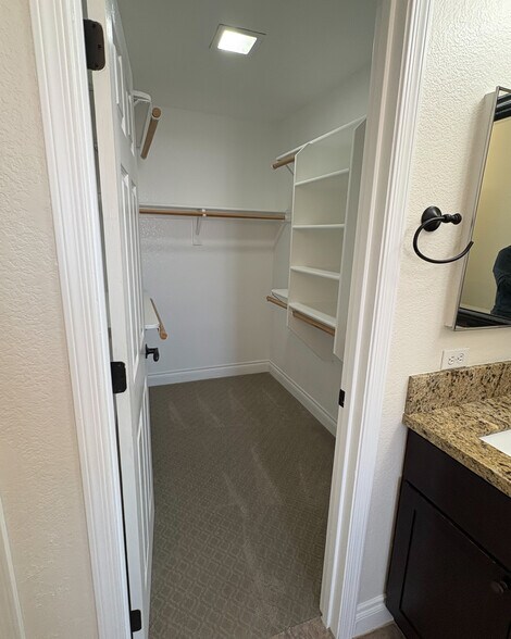 Building Photo - 7260 E Softwind Dr