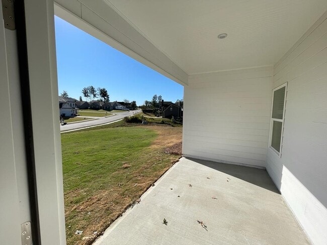 Building Photo - 1 Lyndhurst Dr