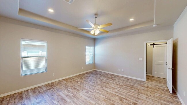 Building Photo - 490 Montecito Dr