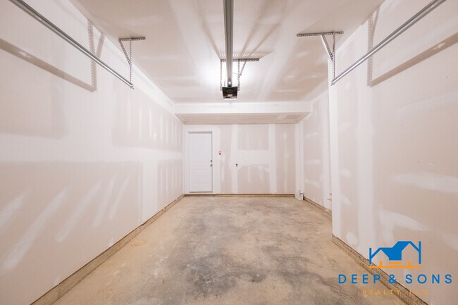Building Photo - 1021 N Lombardy St