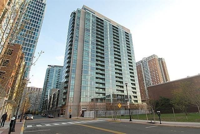 Building Photo - 1 Shore Ln