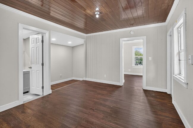 Building Photo - Lake Worth Beach Rental — Prime Location, Modern Comfort & Easy Coastal Living