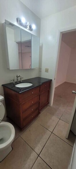 Guest Bathroom - 9021 W Highland Pines Dr