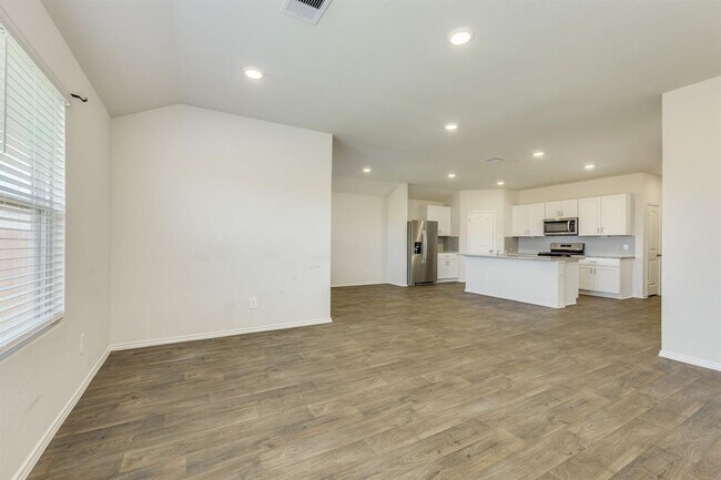 Building Photo - 307 N Richland Dr