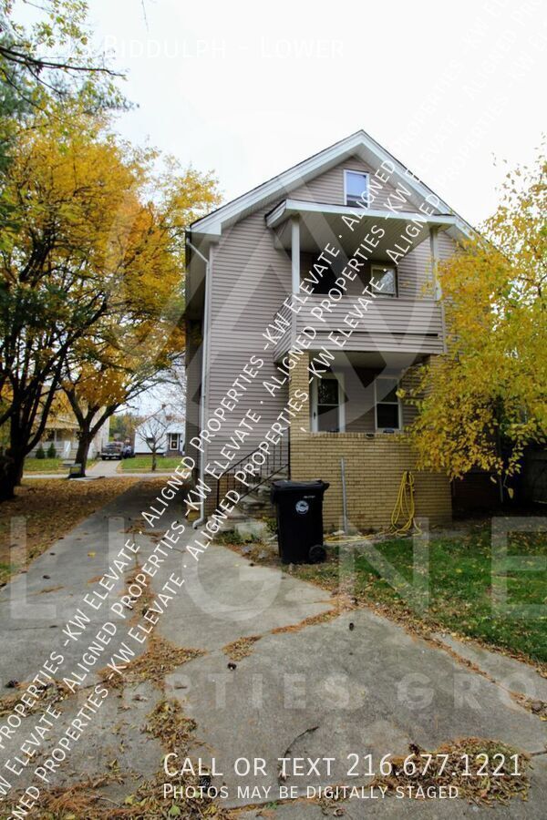 Building Photo - 4213 Biddulph-Lower