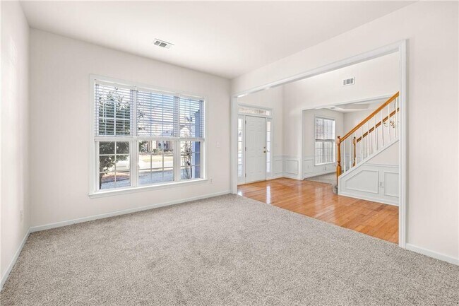 Building Photo - 350 Gaines Oak Way