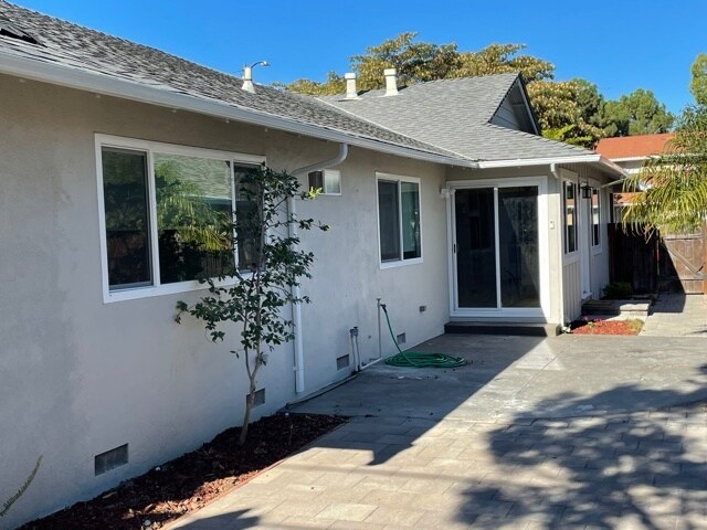 Building Photo - 934 Goodwin Ave