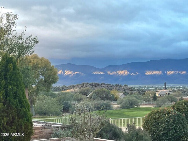 Building Photo - 5715 E la Privada Dr