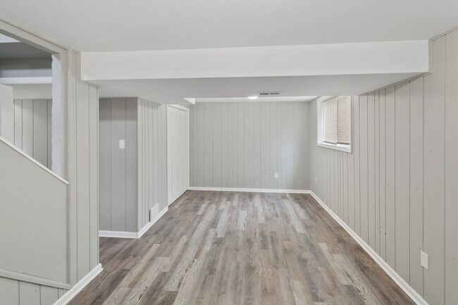 Building Photo - 22015 E Churchill Dr