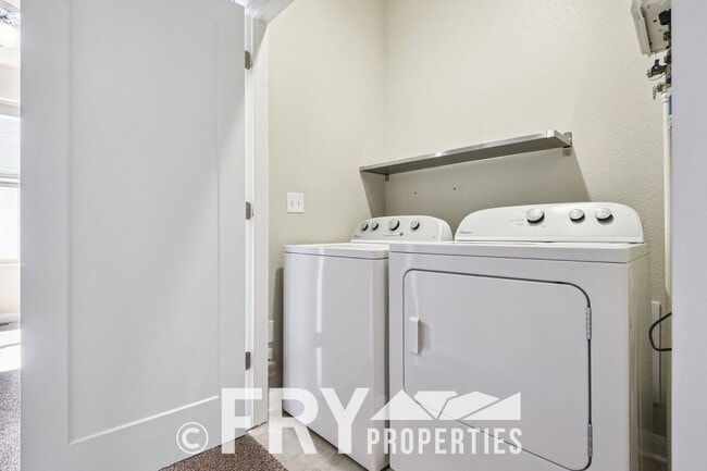 Building Photo - Beautiful 3 Bedroom Townhome in Belmar