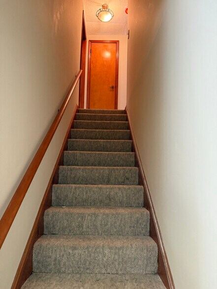 Building Photo - 205 South End Rd