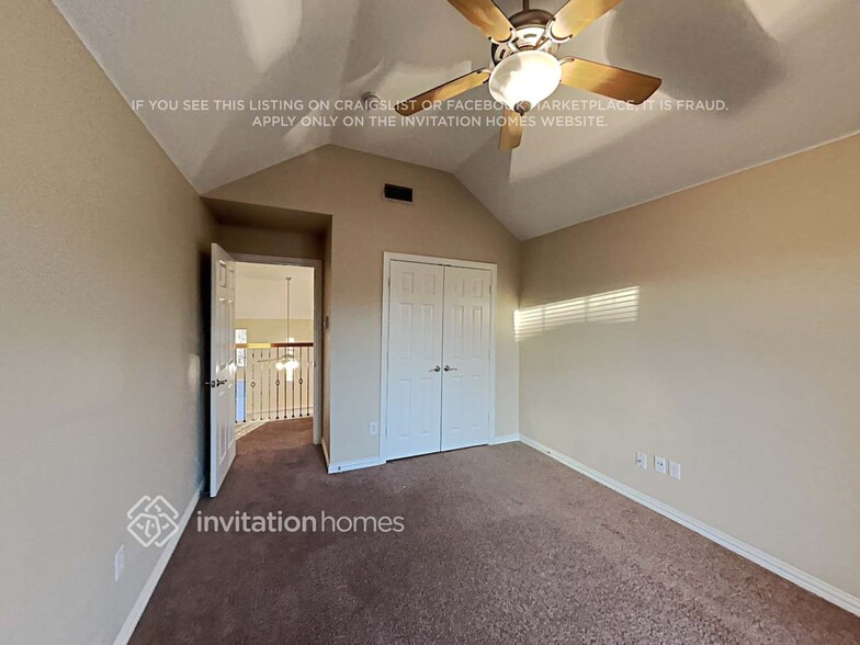 Building Photo - 2206 Kingsley Dr