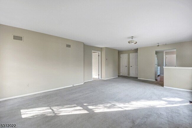 Building Photo - 184 Aster Ct