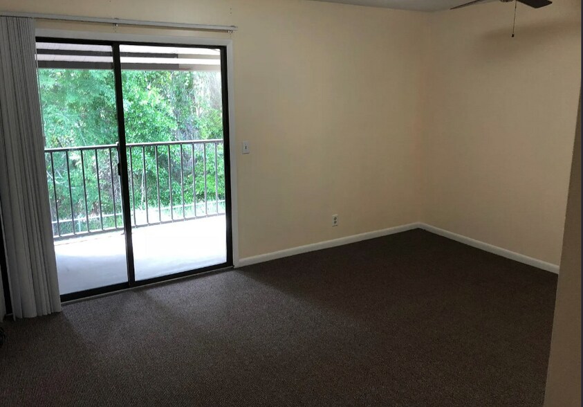 Building Photo - 2108 Northeast 38th Avenue