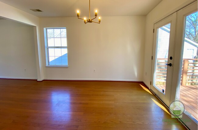 Building Photo - 17 Hawkesbury Rd