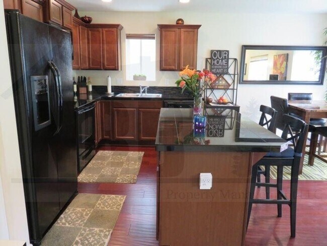 Building Photo - Beautiful 4 Bedroom Home located in a Gate...