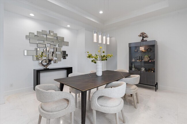 Building Photo - 17511 Cadena Dr