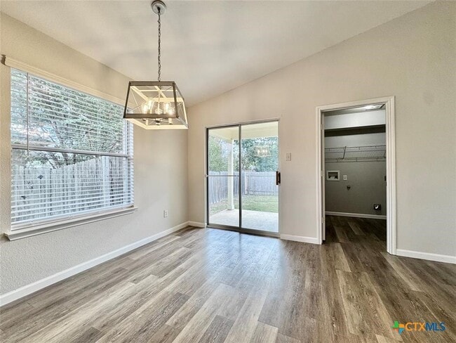 Building Photo - 916 Gentry Dr