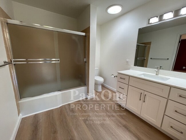 Building Photo - Spacious Home In Lafayette Hills