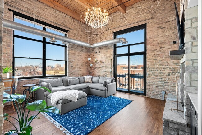 Building Photo - 1259 N Wood St