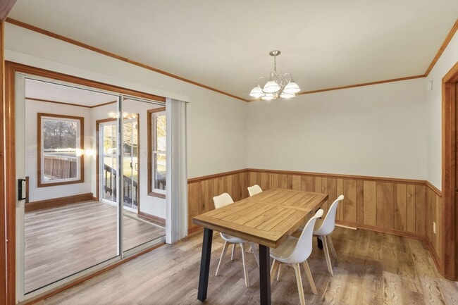 Building Photo - Charming 3 Bedroom Home for Rent!