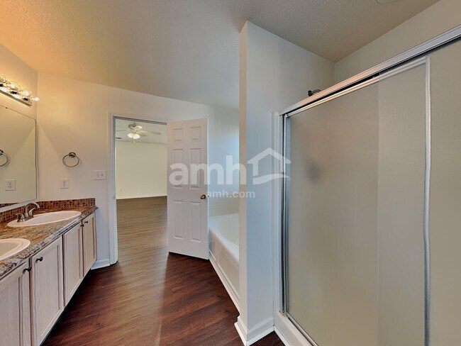 Building Photo - 12373 Carriage Stone Dr