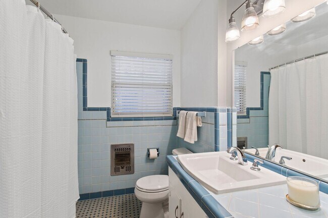 Building Photo - CONTEMPORARY HOME IN ALAMO HEIGHTS