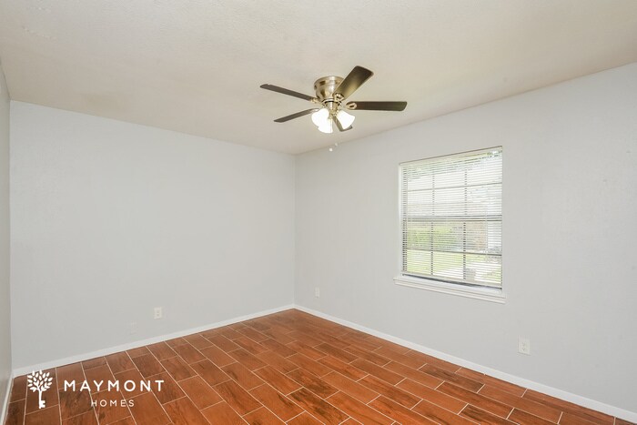 Building Photo - 2209 Sharpshire Ln