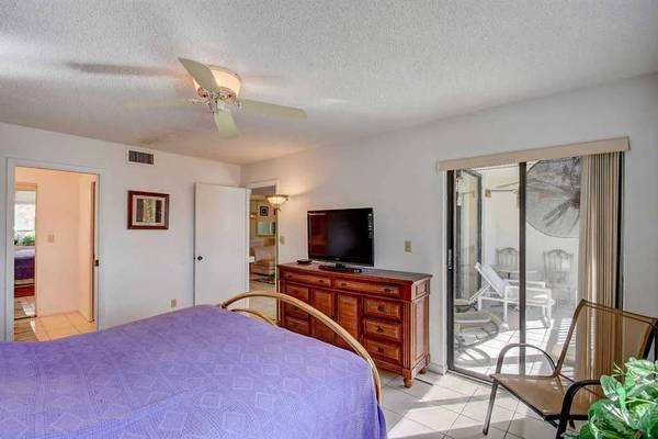 Building Photo - 15461 Pembridge Dr