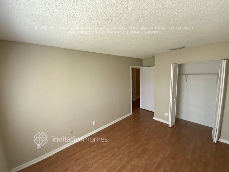 Building Photo - 5233 Rosen Blvd