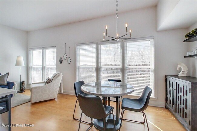 Building Photo - 10605 Meeting St