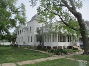 Building Photo - 1108 Paul St