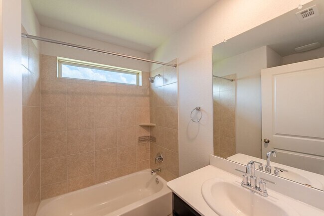 Building Photo - Experience Luxury Living: Perfect Blend of Comfort & Style in Your Dream Home! Schedule Viewing Now!