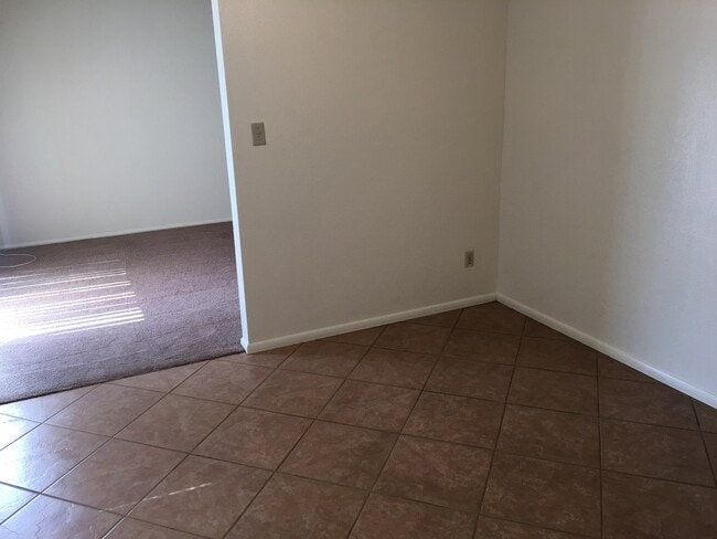 Building Photo - Tempe 3 Bed, 2 Bath Single Story Rental House