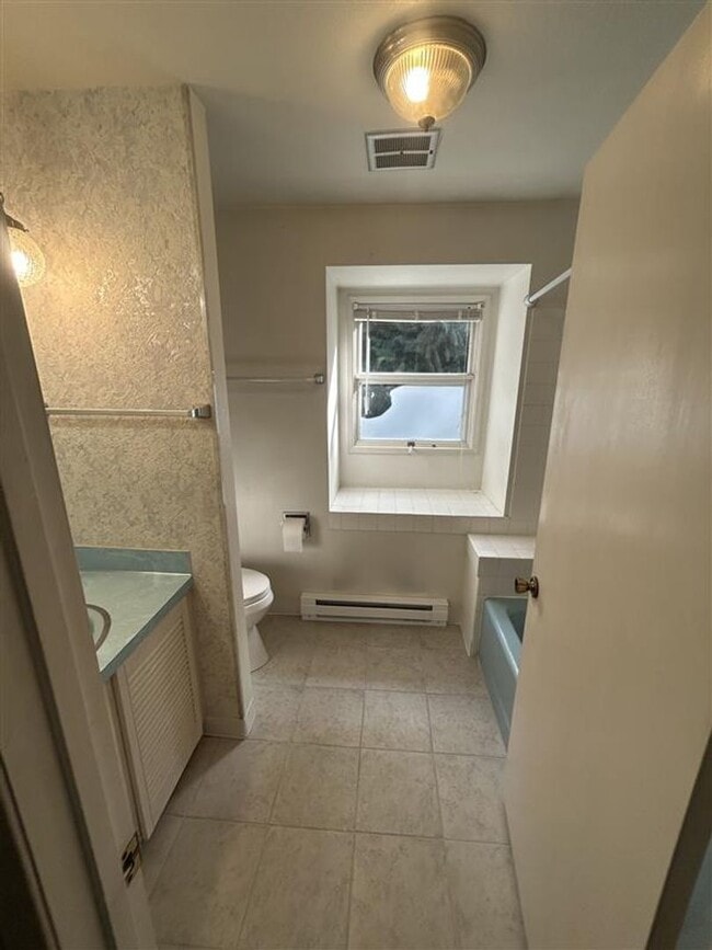Building Photo - Three Bedroom House for Rent with Large Yard